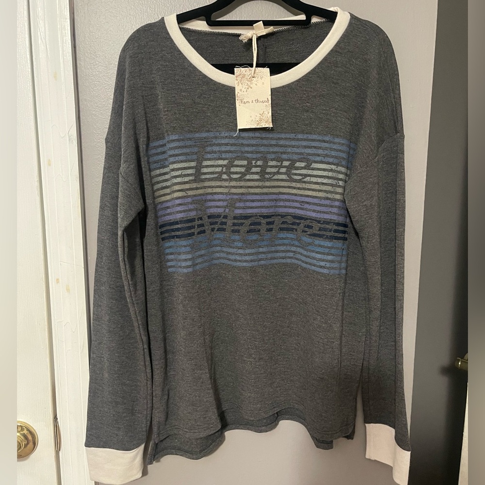 💕203 Hem & Thread Gray Long Sleeve Tee with Cream Accents